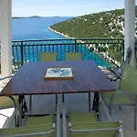 Wonderful Visinisce With Terrace And Sea Views
