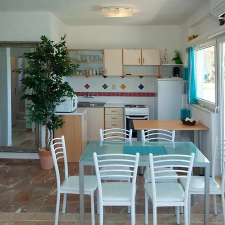 Wonderful Visinisce With Terrace And Sea Views *