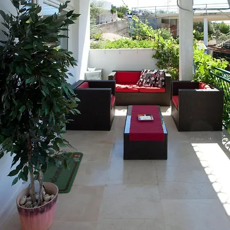 Wonderful Visinisce With Terrace And Sea Views *